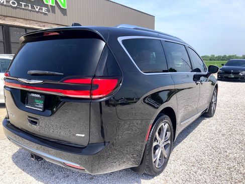 Used 2022 Chrysler Pacifica Pinnacle AWD/4WD image 6