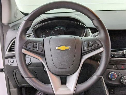 Used 2018 Chevrolet Trax LT w/ LT Convenience Package image 16