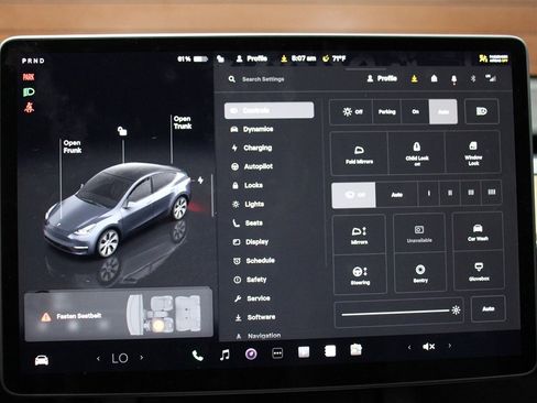 Used 2023 Tesla Model Y Long Range image 18