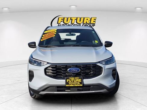 Used 2025 Ford Escape ST-Line w/ Tech Pack #1 AWD/4WD image 2