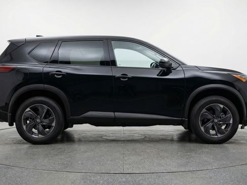 Used 2025 Nissan Rogue SV FWD image 8