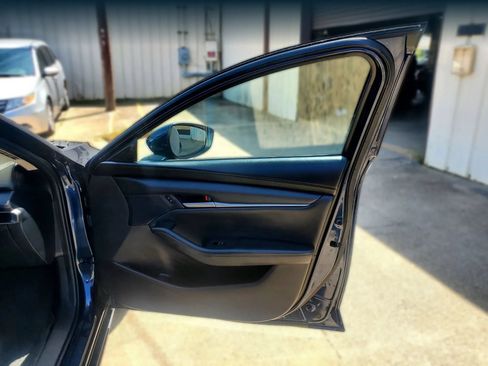 Used 2020 MAZDA MAZDA3 Sedan w/ Select Package FWD image 23