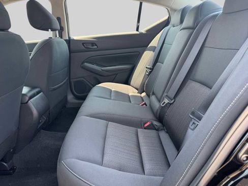 Used 2025 Nissan Altima 2.5 SV FWD image 11