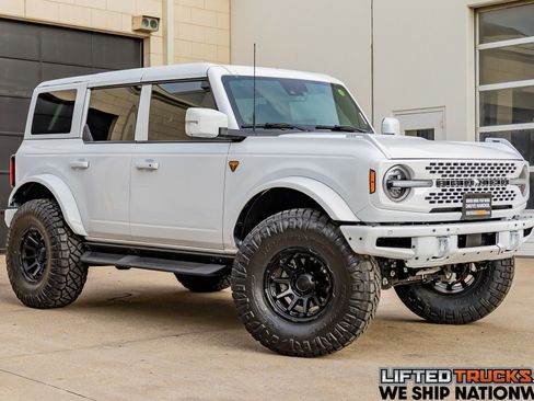 Used 2024 Ford Bronco Badlands image 1