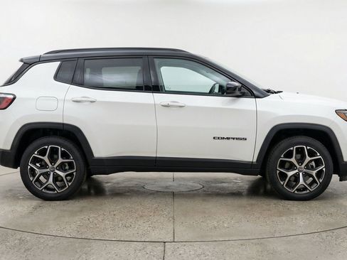 Used 2025 Jeep Compass Limited AWD/4WD image 11