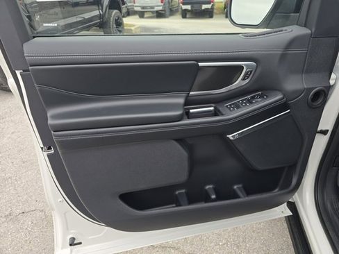 New 2025 Ford Expedition Max Platinum w/ Stealth Performance Package image 9