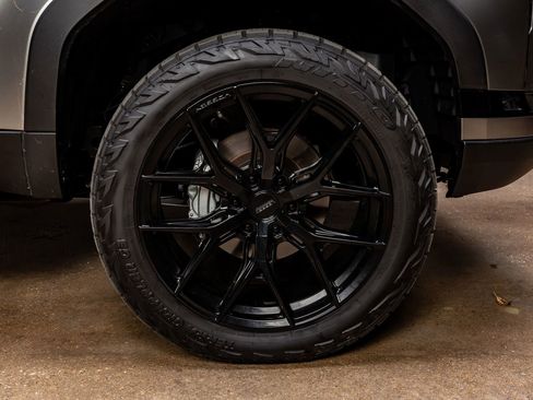 Used 2025 Lexus GX 550 image 11