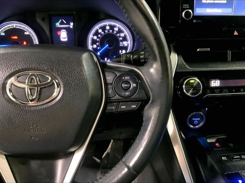 Used 2021 Toyota Venza LE w/ Carpet Mat Package (TMS) AWD/4WD image 25