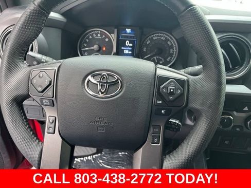 Used 2022 Toyota Tacoma TRD Sport w/ TRD Premium Sport Package AWD/4WD image 18