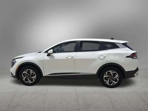Used 2023 Kia Sportage LX FWD image 3