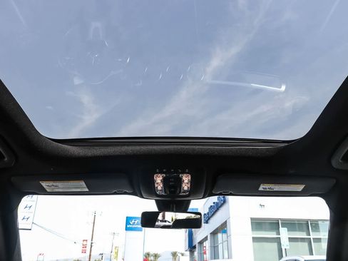 Used 2022 Mercedes-Benz GLB 250 w/ Premium Package Lite image 13