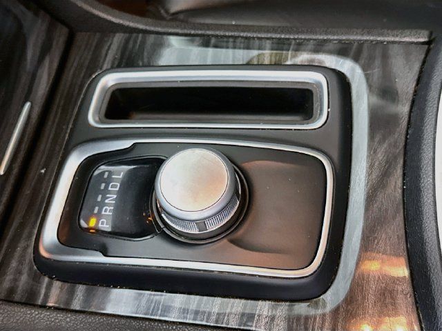 Used 2022 Chrysler 300 Touring L w/ Popular Equipment Group RWD image 17