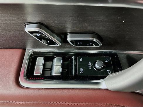 New 2026 Land Rover Range Rover SE image 19