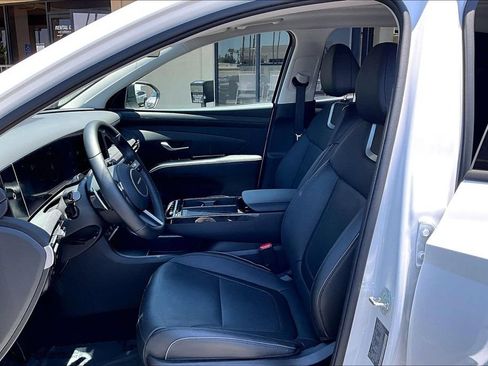 Certified 2025 Hyundai Tucson Limited FWD image 14