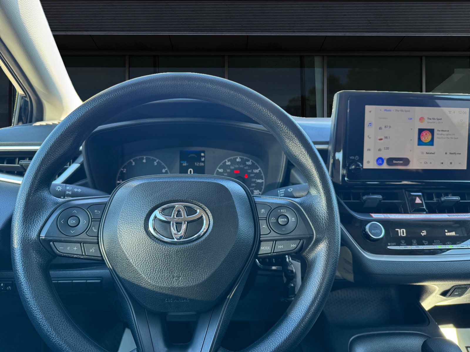 Used 2025 Toyota Corolla LE FWD image 3