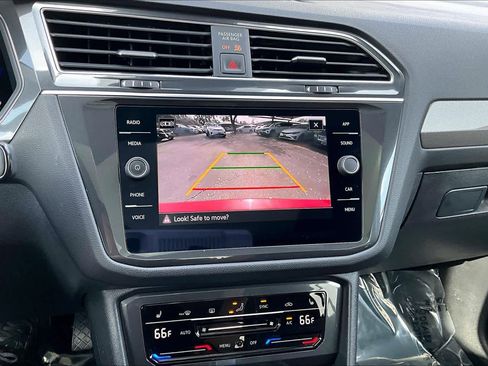 Certified 2023 Volkswagen Tiguan SE w/ Panoramic Sunroof Package image 27