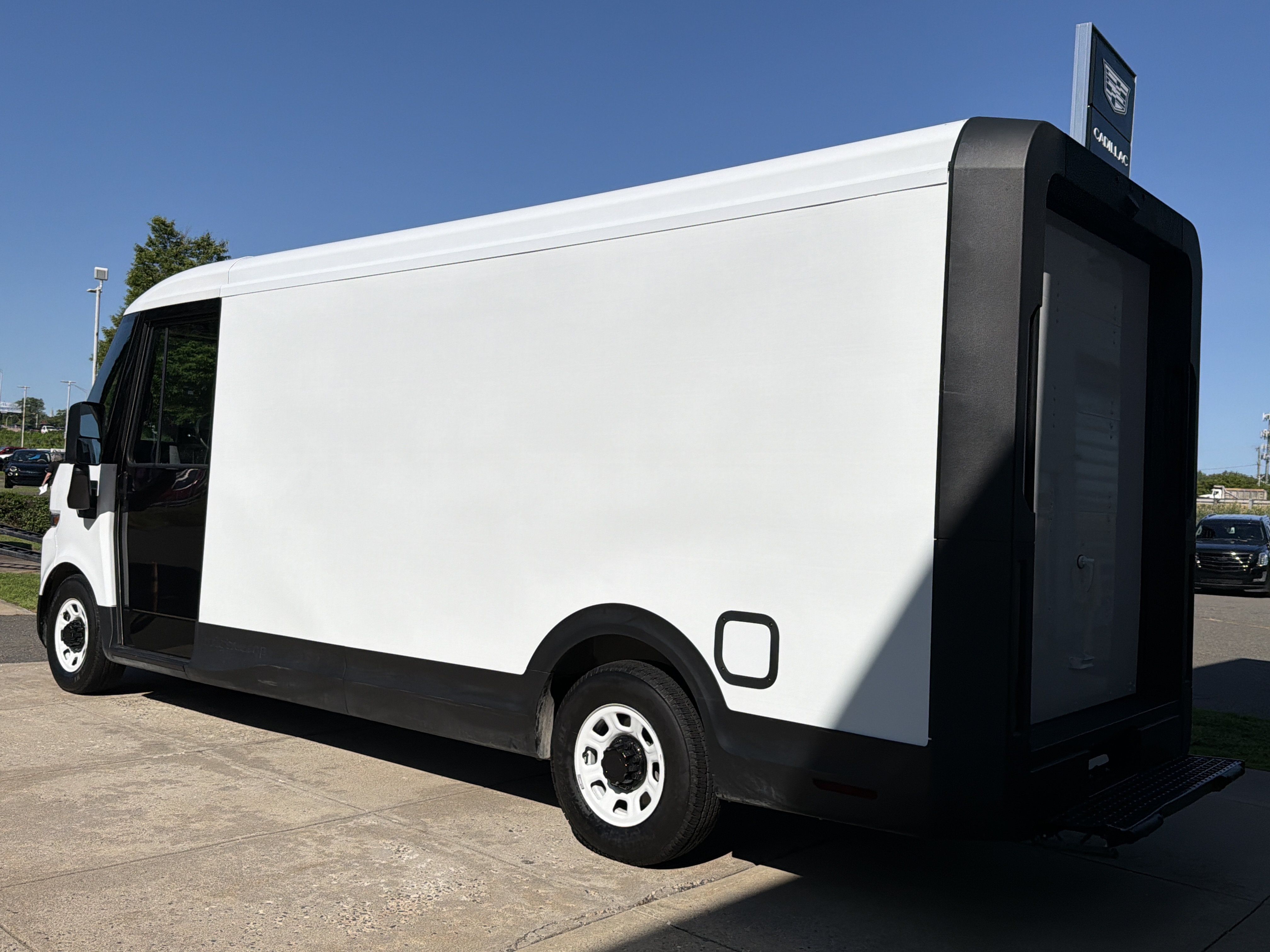 Used 2024 Chevrolet Brightdrop 600 w/ Commercial Equipment Package AWD/4WD image 4