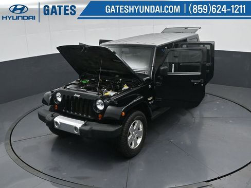 Used 2009 Jeep Wrangler Unlimited Sahara AWD/4WD image 46