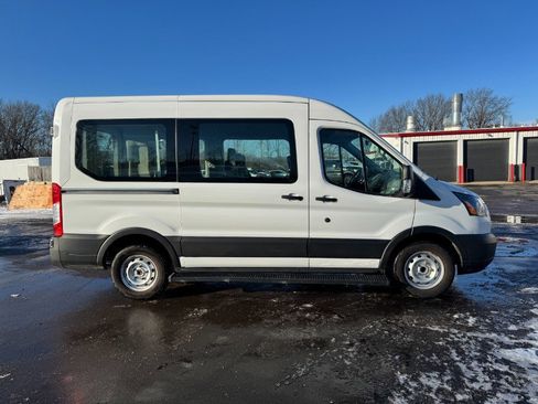 Used 2019 Ford Transit 150 XL image 5