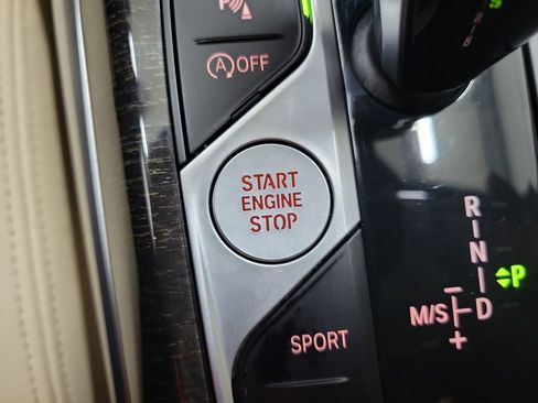 Used 2020 BMW 330i Sedan w/ Convenience Package image 30