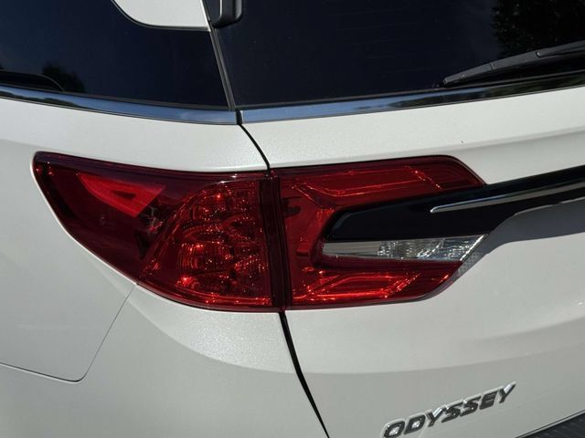 Used 2023 Honda Odyssey EX-L image 9