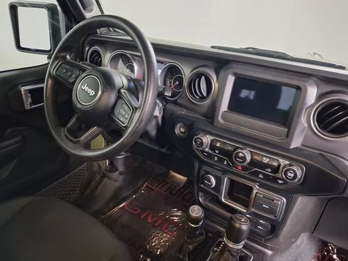 Used 2023 Jeep Gladiator Sport w/ Off Road Group AWD/4WD image 16