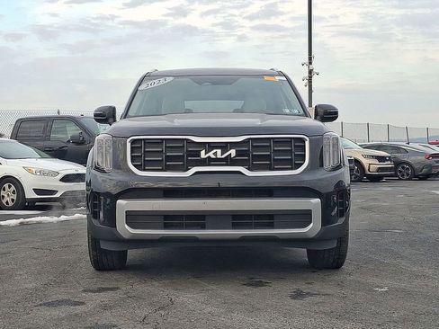 Certified 2023 Kia Telluride S image 2