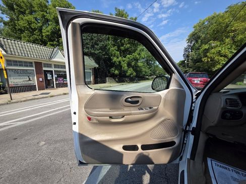 Used 2003 Ford F150 XL RWD image 10