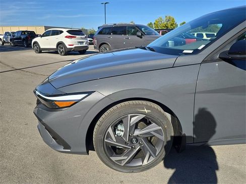 New 2025 Hyundai Elantra Sport image 10