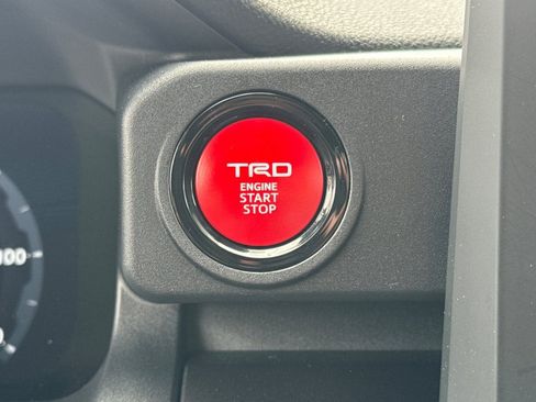Certified 2025 Toyota 4Runner TRD Off-Road AWD/4WD image 29