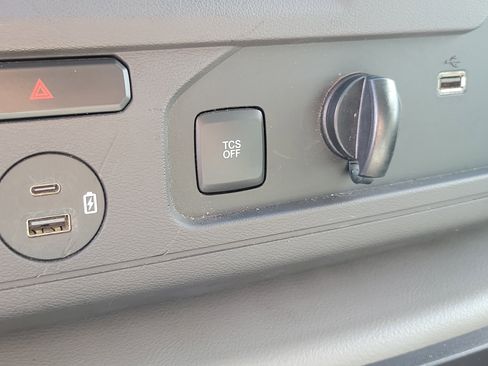 Used 2023 Ford E-350 and Econoline 350 Super Duty w/ Power Windows & Locks Group image 18