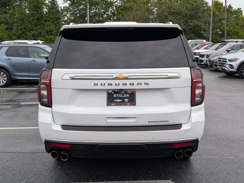 Used 2024 Chevrolet Suburban Premier RWD image 4