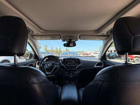 Used 2019 Jeep Cherokee Limited w/ Technology Group AWD/4WD image 23