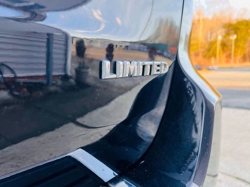 Used 2017 Jeep Grand Cherokee Limited image 19