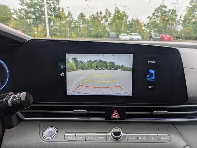 Used 2024 Hyundai Elantra SEL FWD image 25