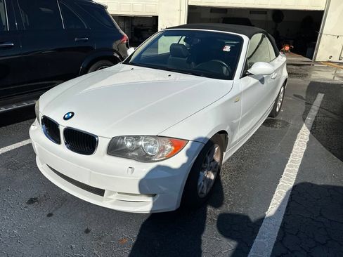 Used 2009 BMW 128i Convertible RWD image 3