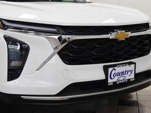 New 2026 Chevrolet Trax LT w/ Driver Confidence Package FWD image 13