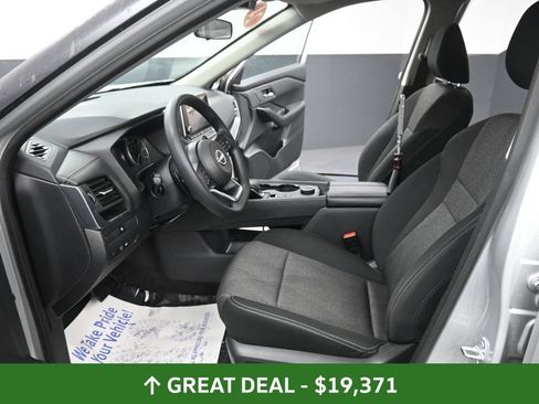 Used 2024 Nissan Rogue SV image 33