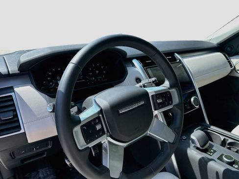 Certified 2025 Land Rover Discovery Dynamic SE AWD/4WD image 4
