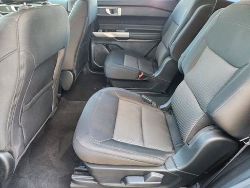 Used 2023 Ford Explorer XLT image 30