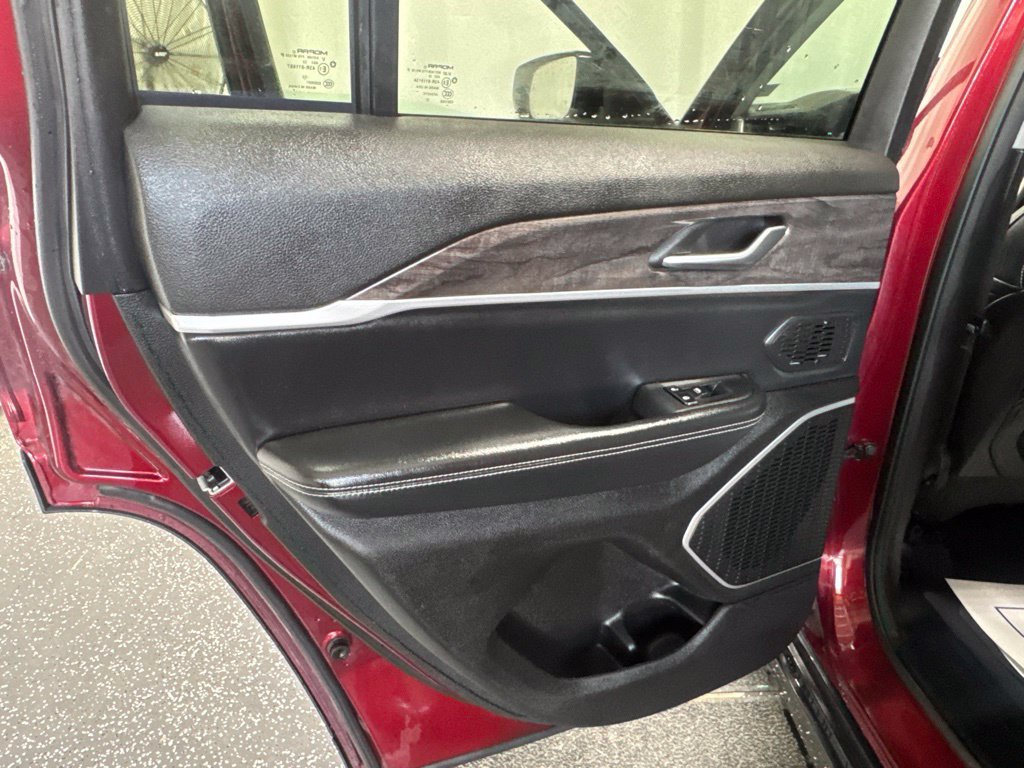 Used 2023 Jeep Grand Cherokee 4WD 4xe image 27