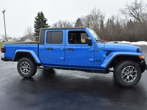 New 2026 Jeep Gladiator Sport image 4