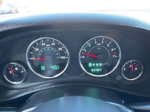 Used 2012 Jeep Wrangler Unlimited Rubicon w/ Connectivity Group image 23