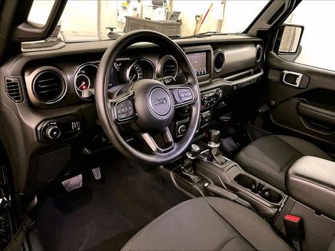 Used 2023 Jeep Wrangler Sport AWD/4WD image 12
