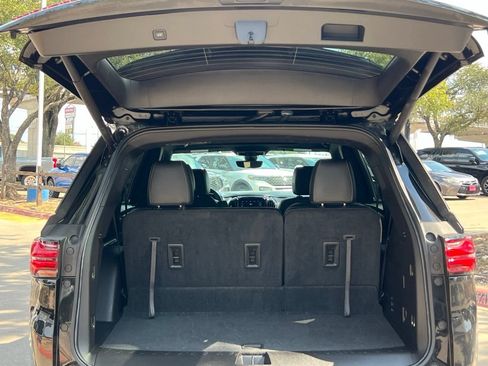 Used 2023 Chevrolet Traverse Premier w/ Redline Edition FWD image 24