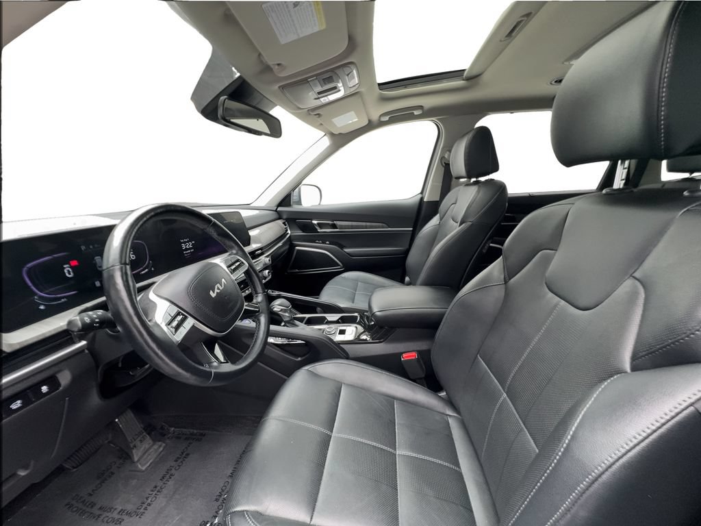 Used 2024 Kia Telluride EX w/ EX Captain's Chair Package AWD/4WD image 21