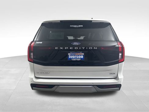 New 2026 Ford Expedition Max Platinum w/ Platinum Ultimate Package AWD/4WD image 8