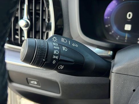 Used 2024 Volvo S60 B5 Core image 31