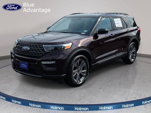 Certified 2023 Ford Explorer XLT w/ Equipment Group 202A AWD/4WD image 1