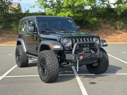 Used 2025 Jeep Wrangler Sport AWD/4WD image 15